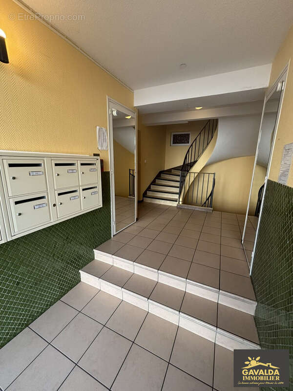 Hall copropriété - Appartement à PERPIGNAN