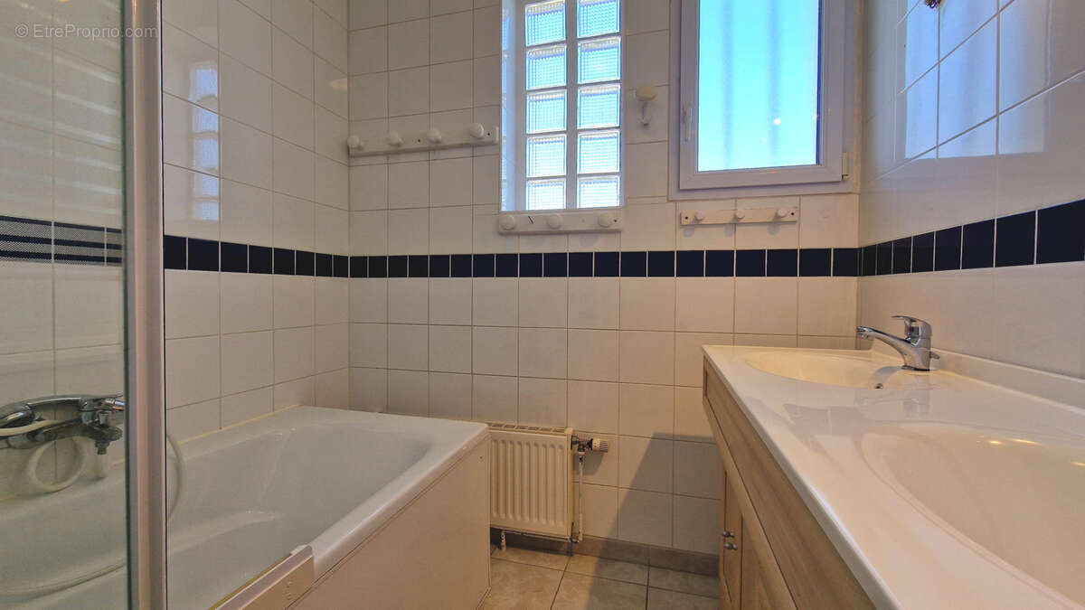 Maison à SAINT-ANDRE-LES-VERGERS