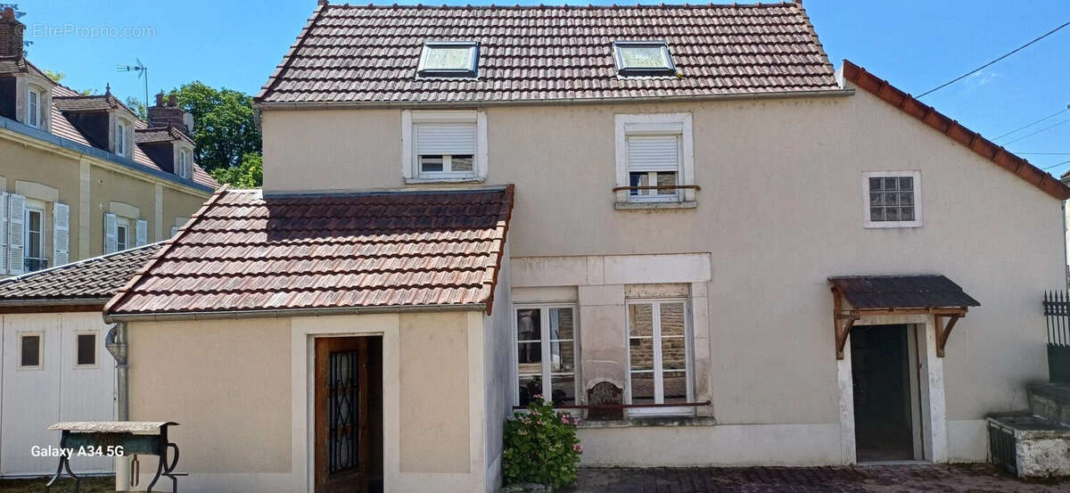 Maison 179 m² à Lezinnes  - photo 2