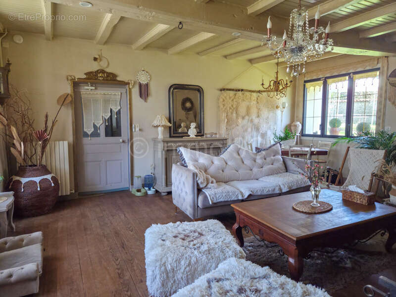 Maison à CHEF-BOUTONNE