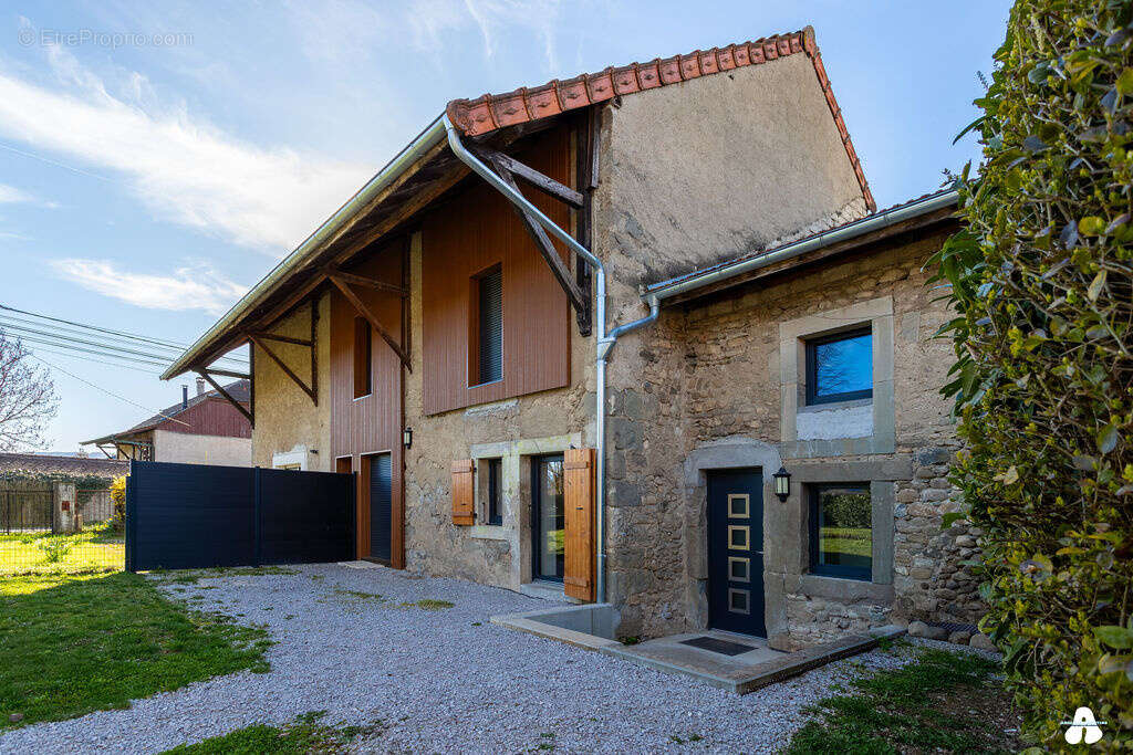 Maison à ARTHAZ-PONT-NOTRE-DAME