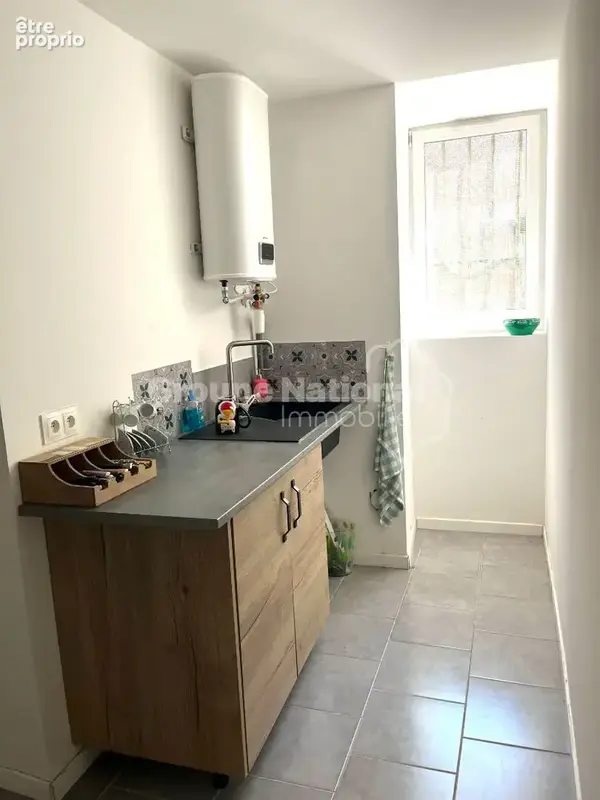 Local de 55 m² (de surface utile) avec multi-activités possibles,  équipé de la fibre -et aux normes incendie PMR et déficients  - photo 4
