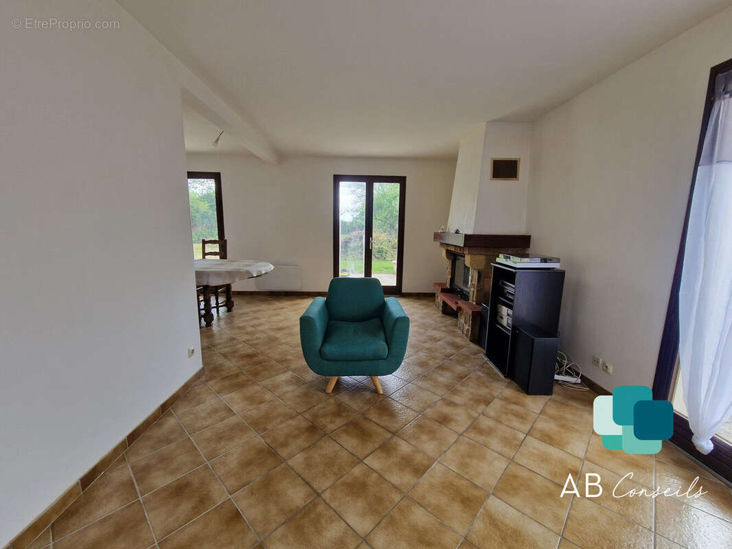 Maison 125 m² à Saint-Jacques-Sur-Darnetal  - photo 6