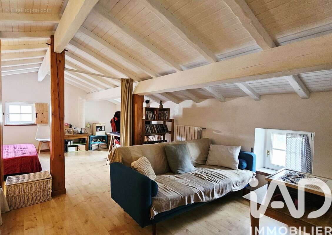 Photo 8 - Maison à SAINT-YZAN-DE-SOUDIAC