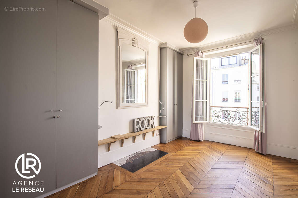 Appartement à NEUILLY-SUR-SEINE