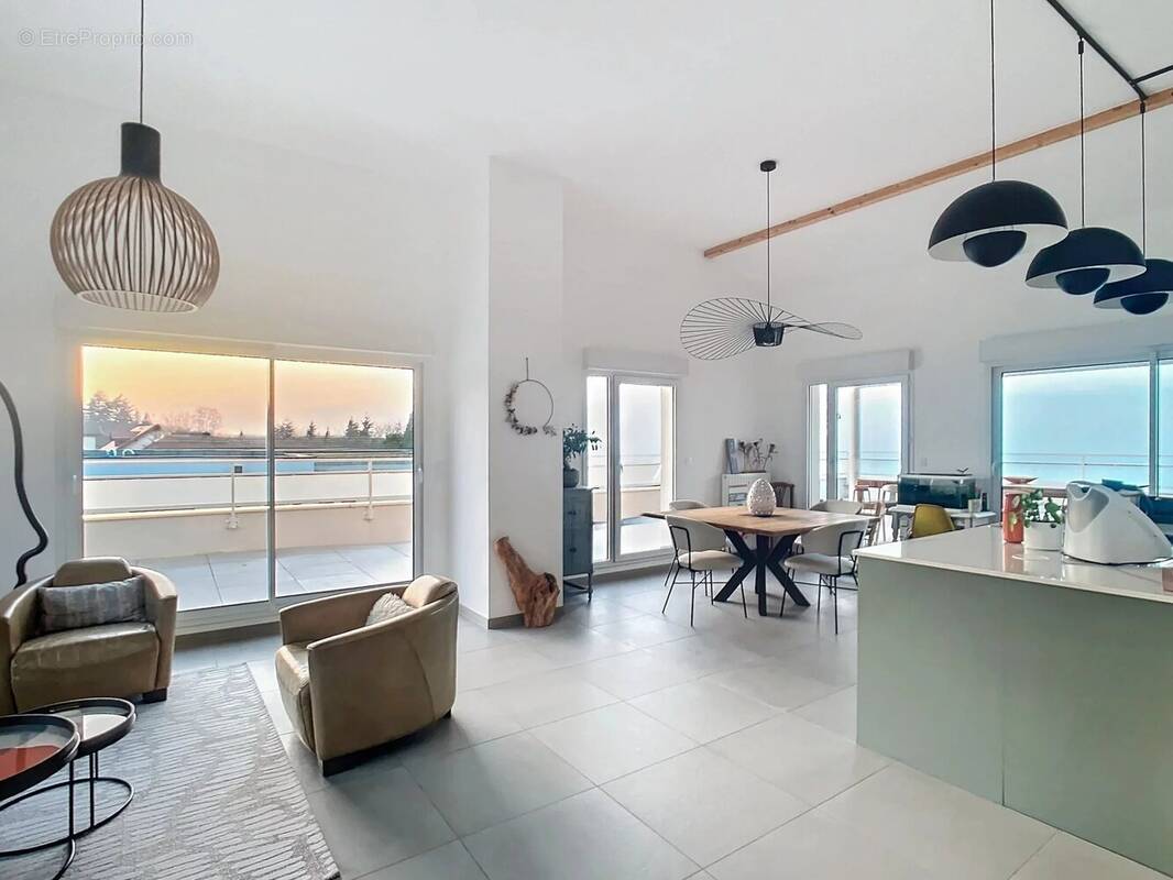 Appartement à EVIAN-LES-BAINS