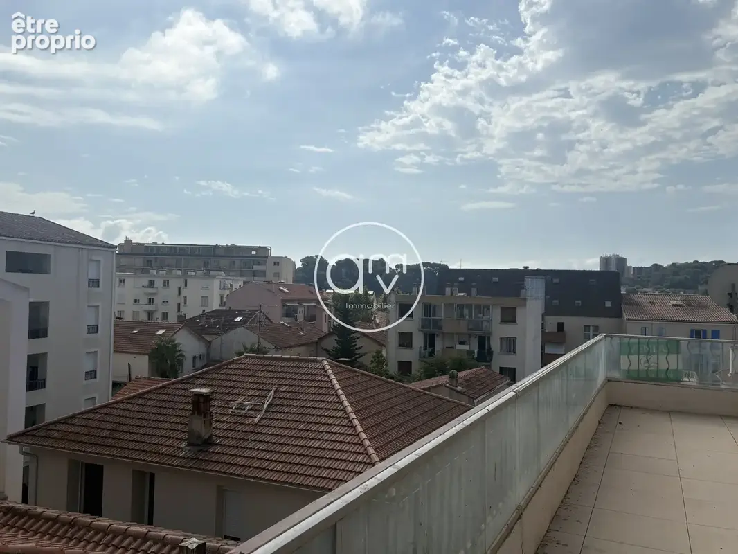TOULON - BRUNET: Incroyable appartement T4 de112 m2 en dernier étage avec ascenseur EN EXCLUSIVITÉ - photo 4