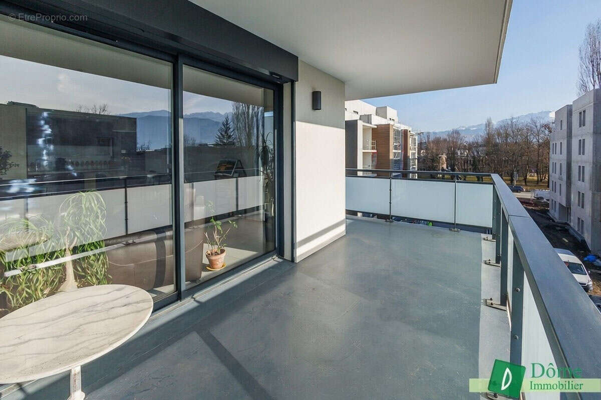 Appartement à MEYLAN