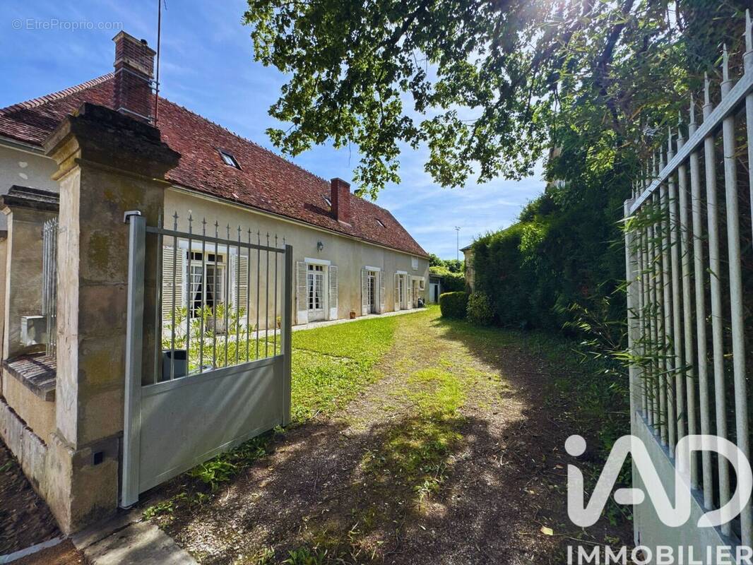 Photo 1 - Maison à ENTRAINS-SUR-NOHAIN