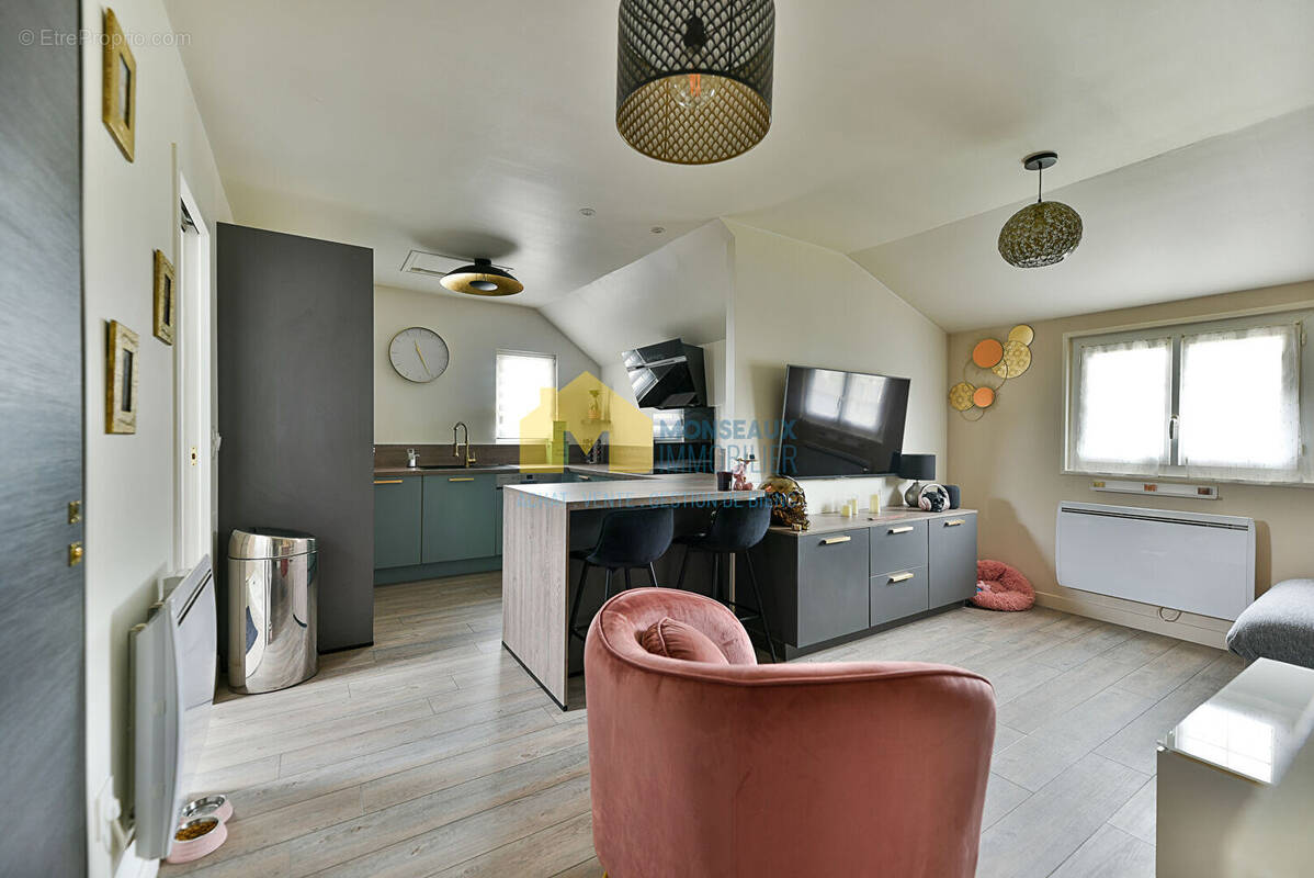 Appartement à SAINTE-GENEVIEVE-DES-BOIS