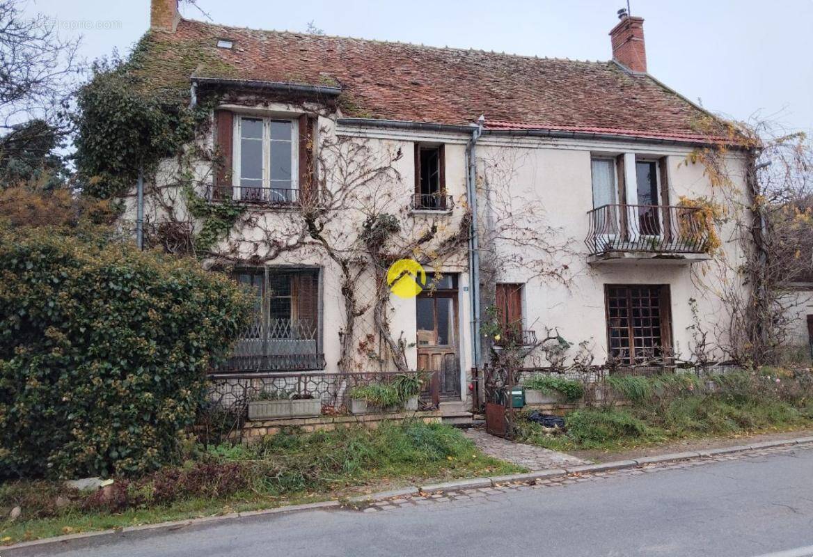 Maison à SAINT-AMAND-MONTROND