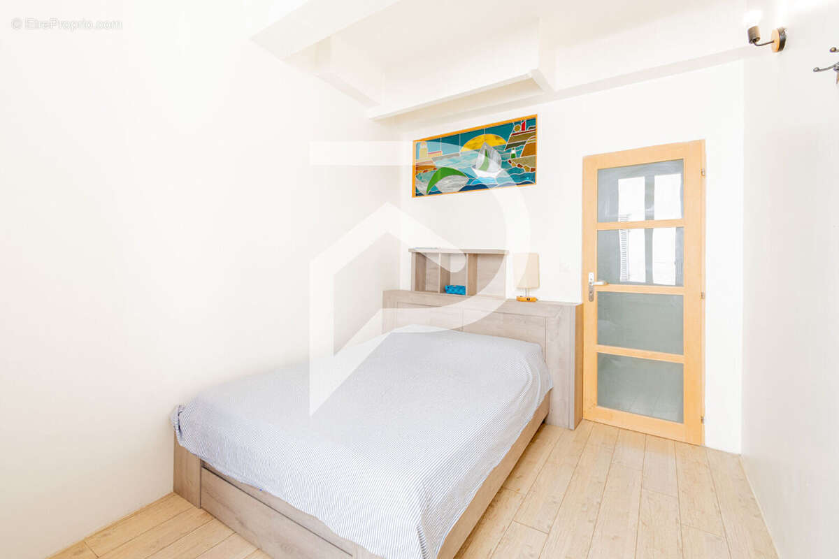 Appartement à MARSEILLE-2E