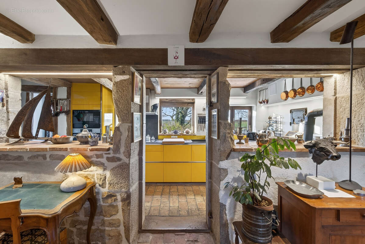 Maison à MONTREVEL-EN-BRESSE