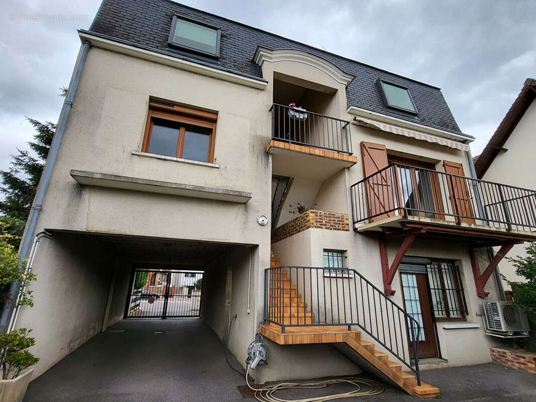 Appartement à SAINTE-GENEVIEVE-DES-BOIS