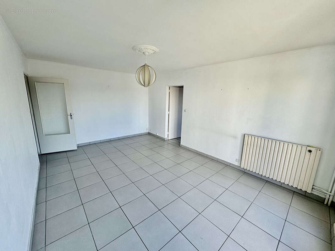 Appartement à LA CHAPELLE-SAINT-LUC