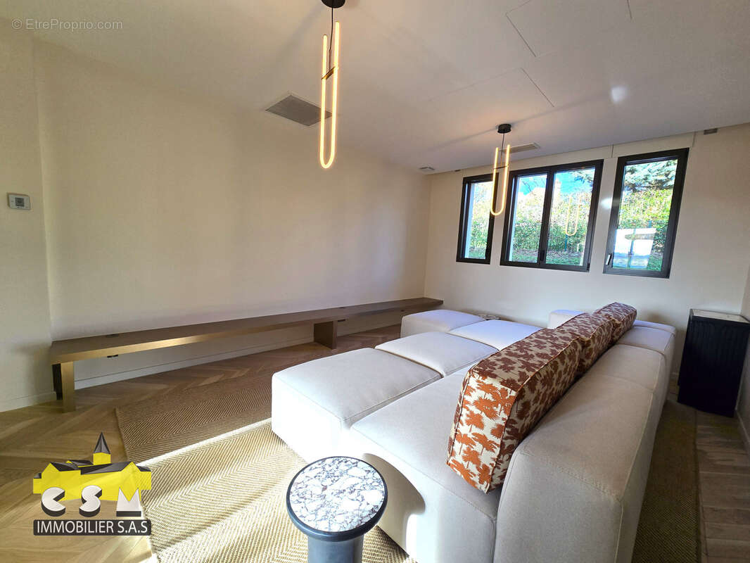 Maison à MAGNY-LE-HONGRE