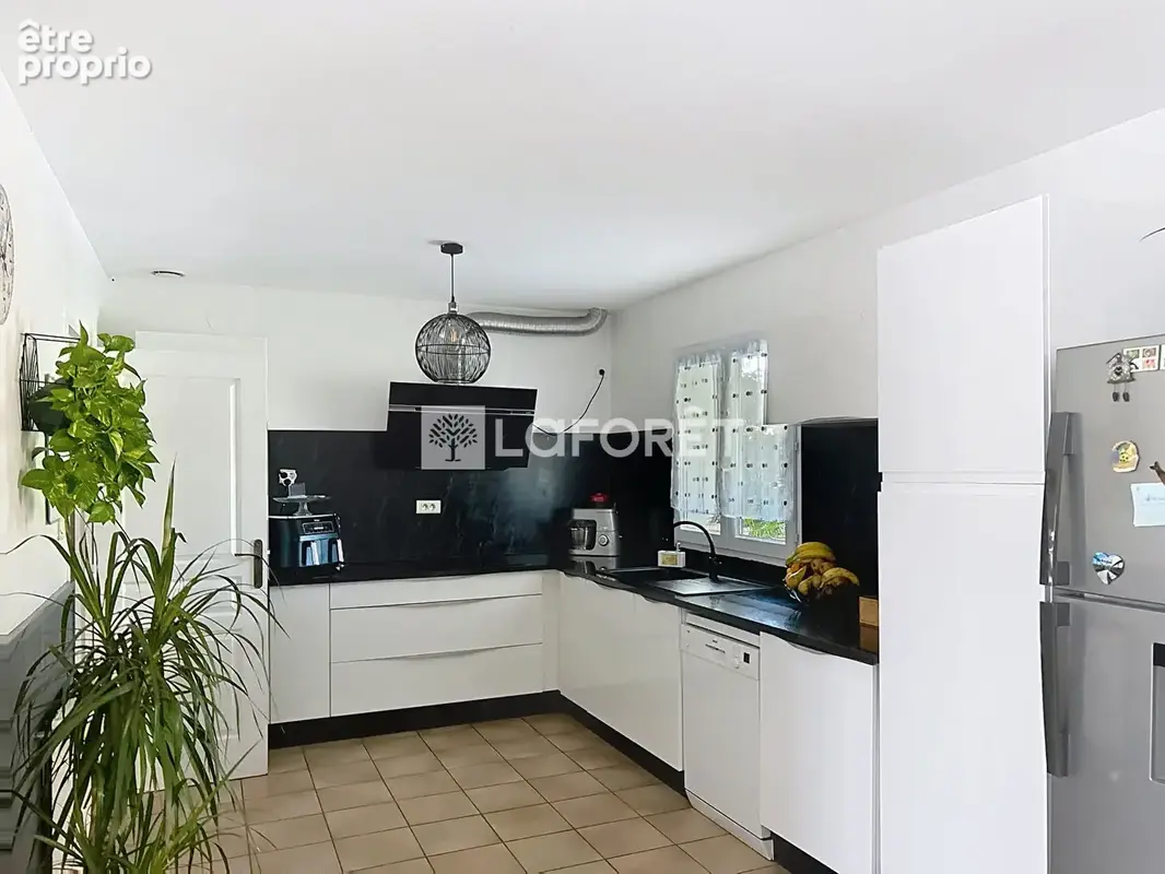 Maison à vendre à Moissac - 5 chambres avec piscine et garage - photo 5