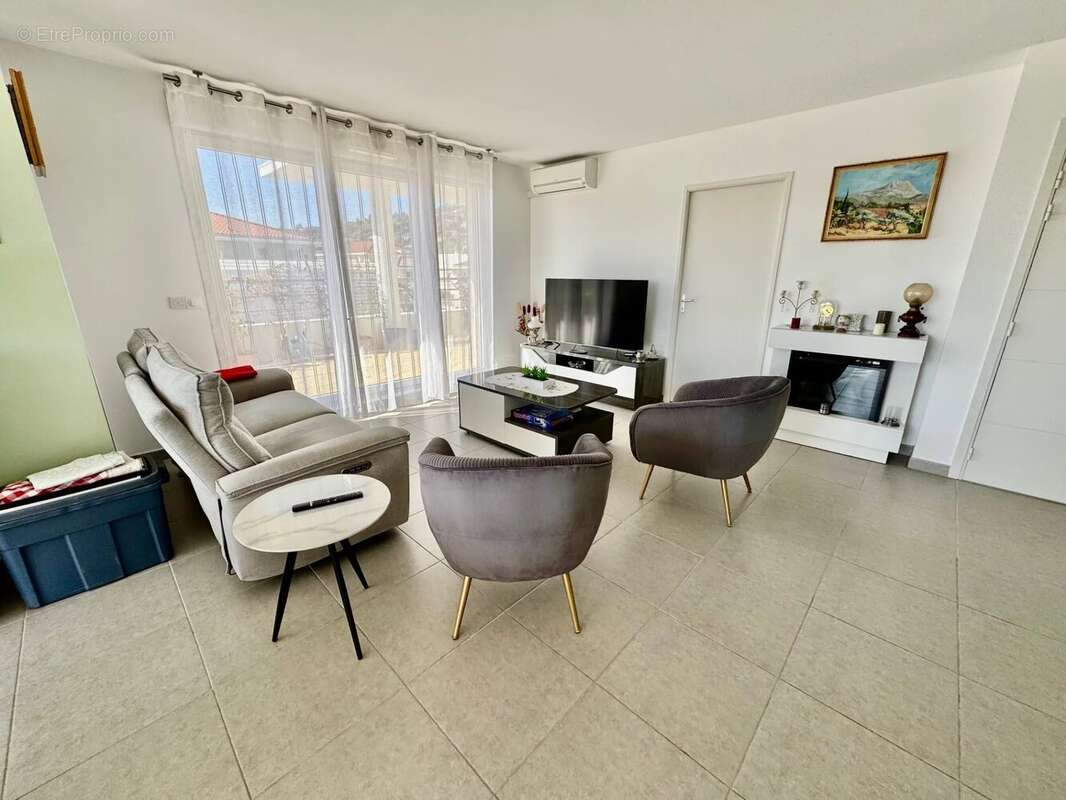 Appartement à MANDELIEU-LA-NAPOULE