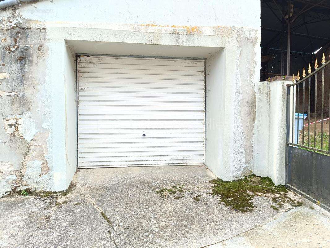 Terrain à AUNAY-SOUS-AUNEAU