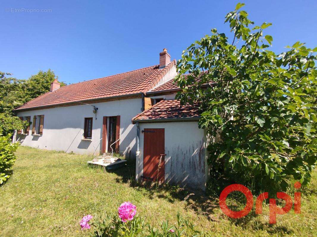 Maison Rustique en pleine nature - À Vendre à COULEUVRE-CÉRILLY - photo 8