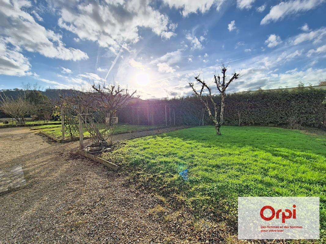 Maison à TERRASSON-LAVILLEDIEU