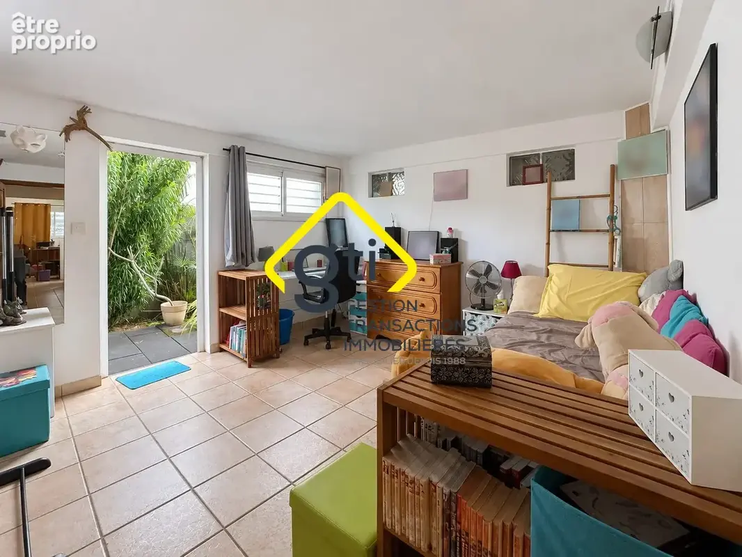 Maison 7 pièces 214 m² à vendre à Sainte-Suzanne (97441) - photo 4