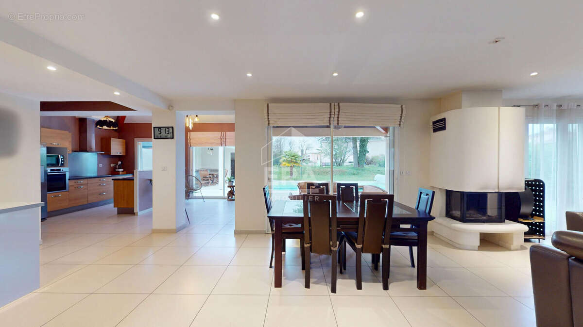 Maison à SAINT-MAURICE-DE-GOURDANS