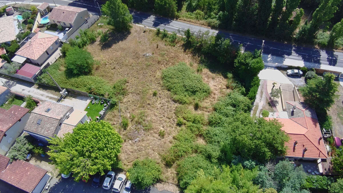 Martignas - Terrain à bâtir de 1 159 m² ? Proximité centre-ville - photo 2