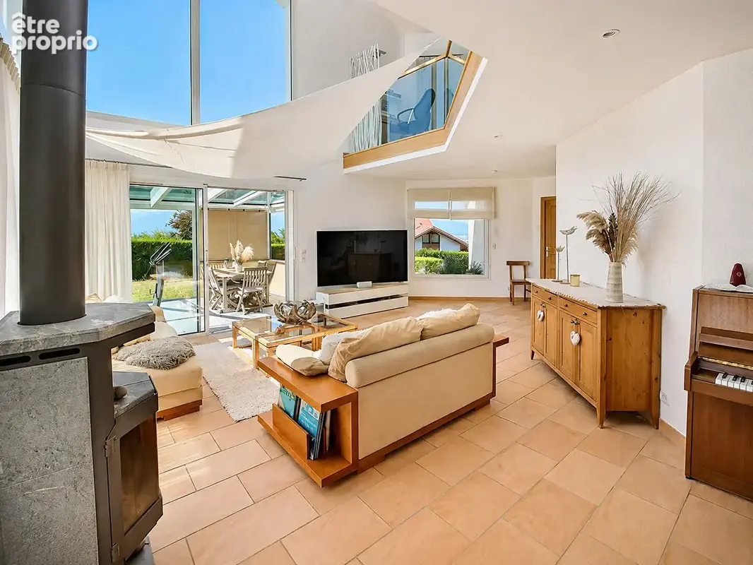 ARCHAMPS ? Villa familiale haut standing avec piscine, pool house et sous-sol complet - photo 2
