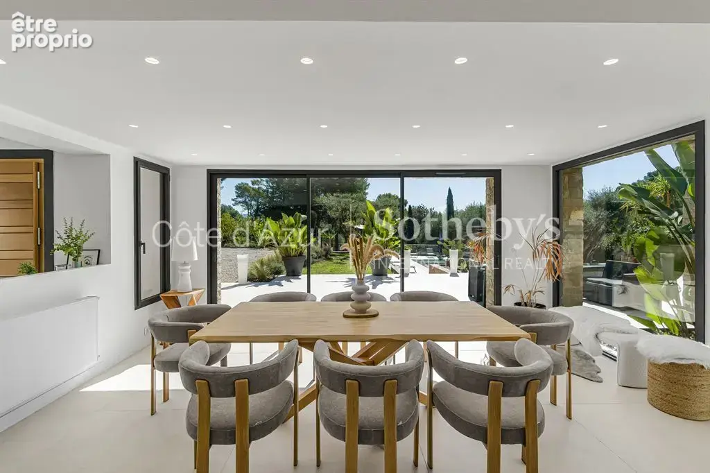 Mougins, propriété familiale rénovée avec piscine, spa et vaste jardin paysager - photo 7