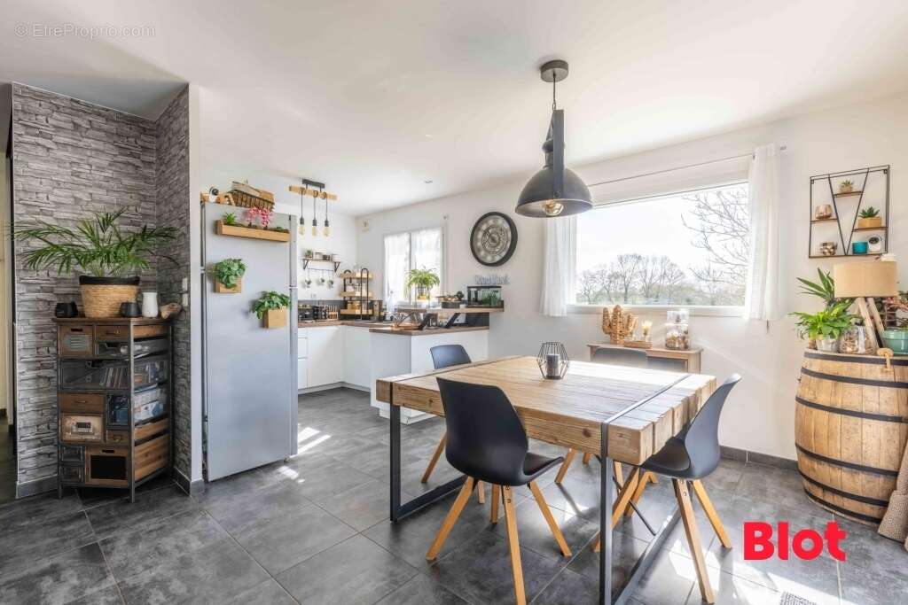 Maison à SERVON-SUR-VILAINE