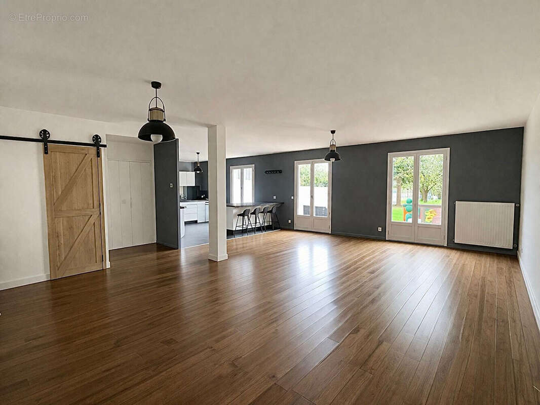 Maison à BELLOY-EN-FRANCE