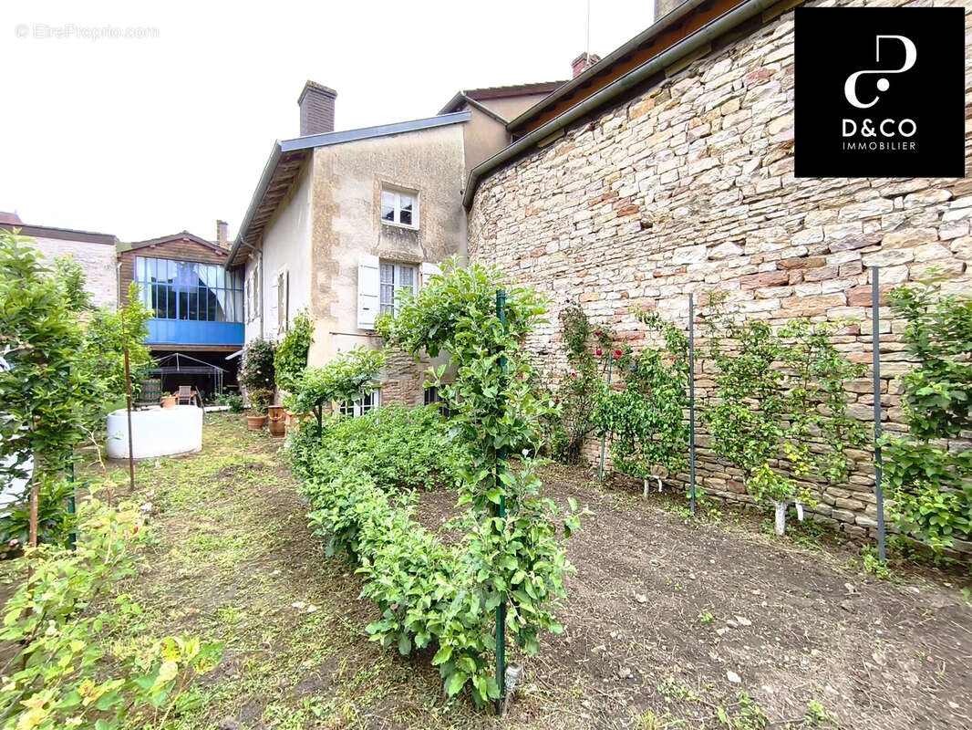Maison à LUGNY