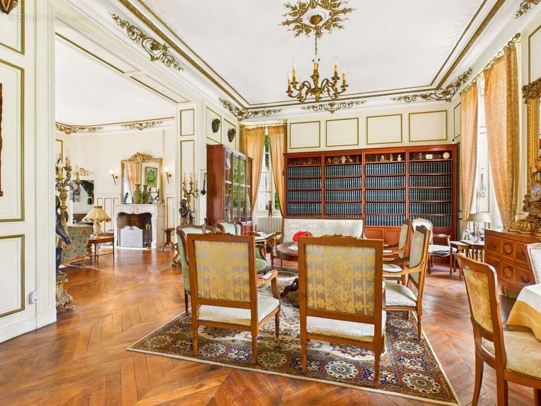 Maison à TOURNON-SAINT-PIERRE