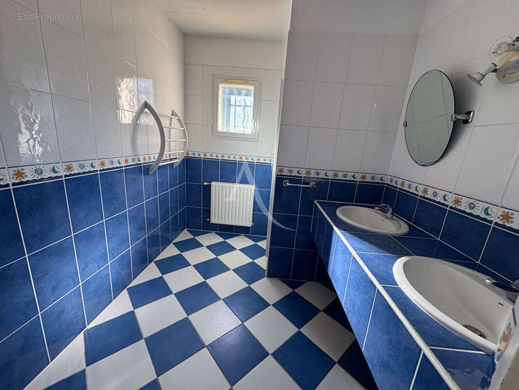 Maison à PUY-L&#039;EVEQUE