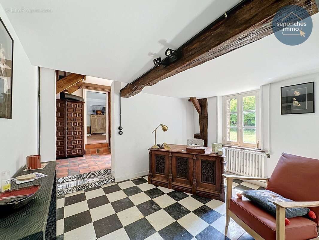 Ancien presbytère du XVIIIe siècle à vendre à Fontaines-Simon (28240)  Une demeure de caractère chargée d'histoire - photo 9
