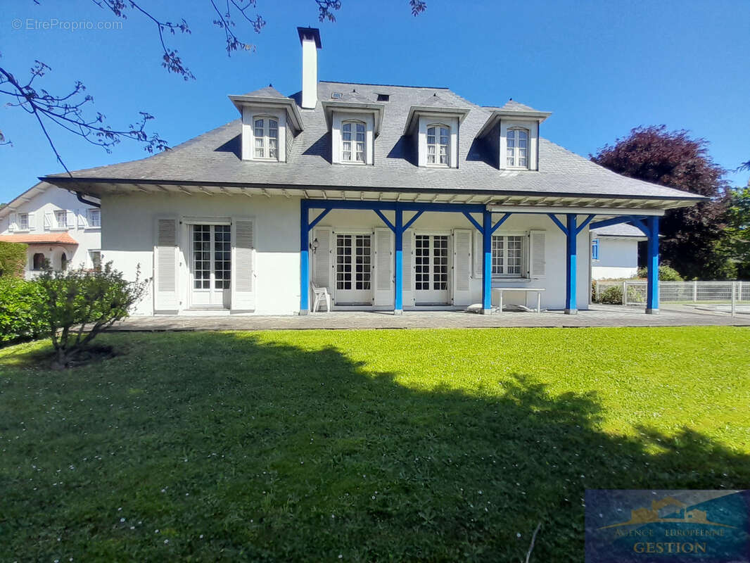 Maison à LOURDES