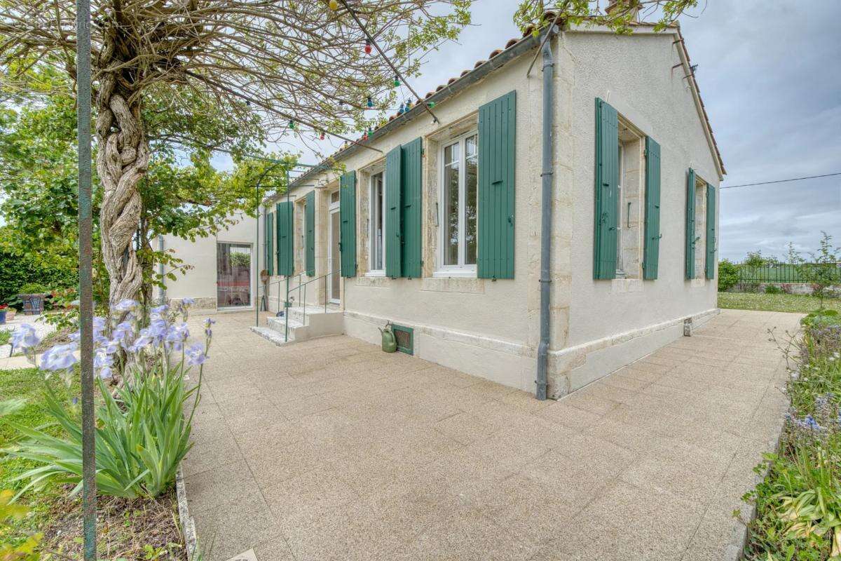 Maison à PORT-DES-BARQUES