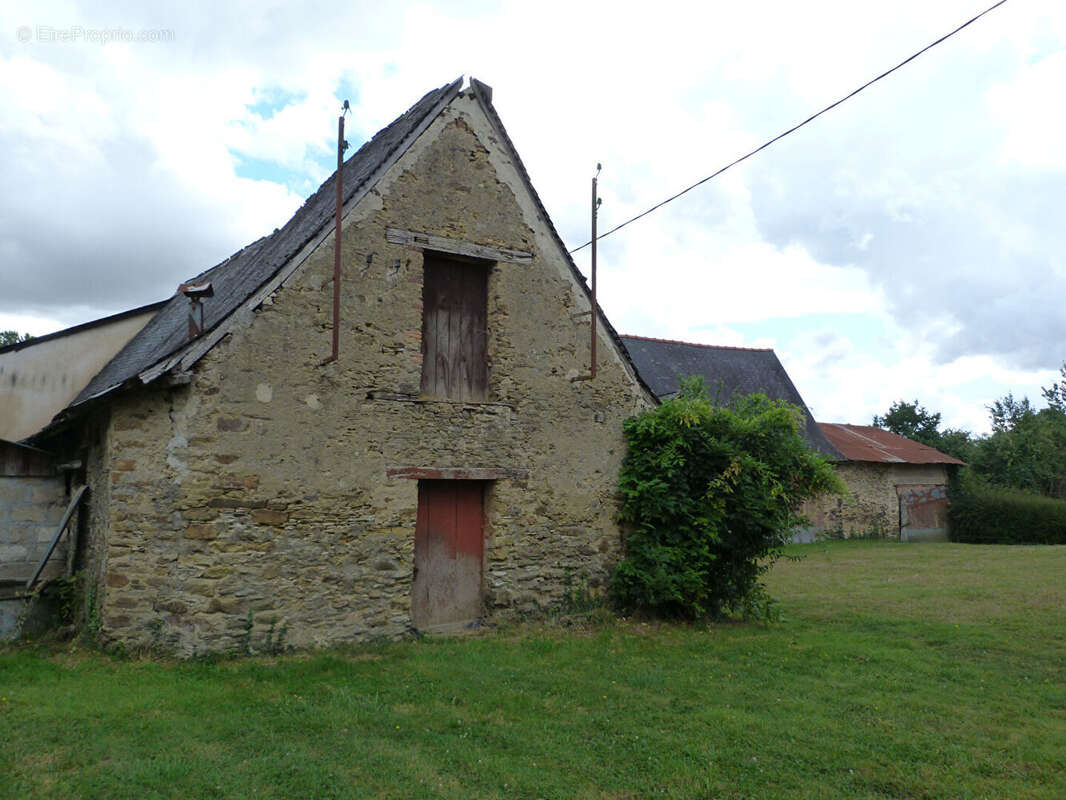 Maison à COSSE-LE-VIVIEN