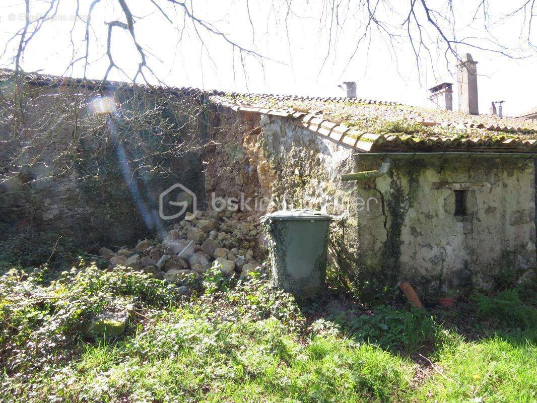 Maison à SECONDIGNY