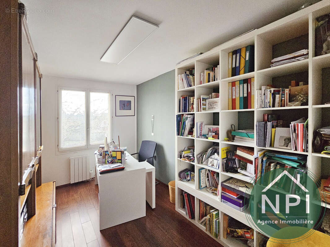 Maison à VAUX-LE-PENIL