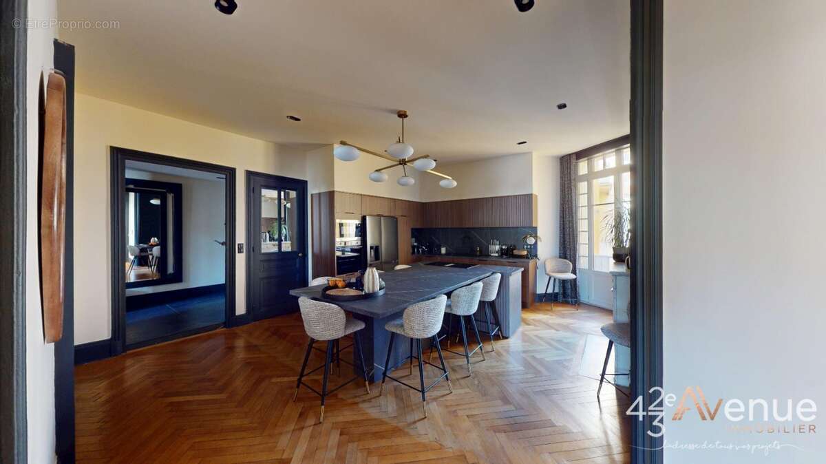 Appartement à SAINT-ETIENNE