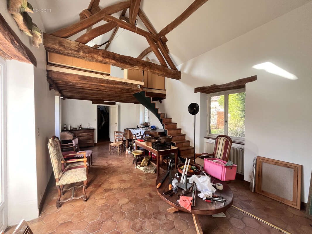 Maison à ABBEVILLE-LA-RIVIERE