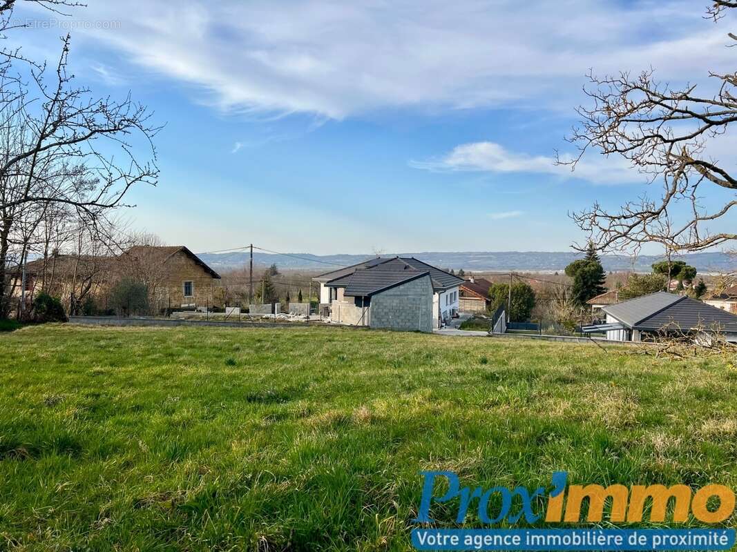 Terrain à SAINT-ETIENNE-DE-SAINT-GEOIRS