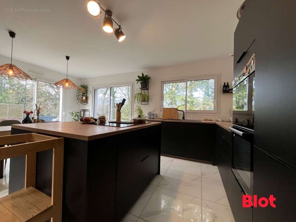 Maison à LE SEL-DE-BRETAGNE