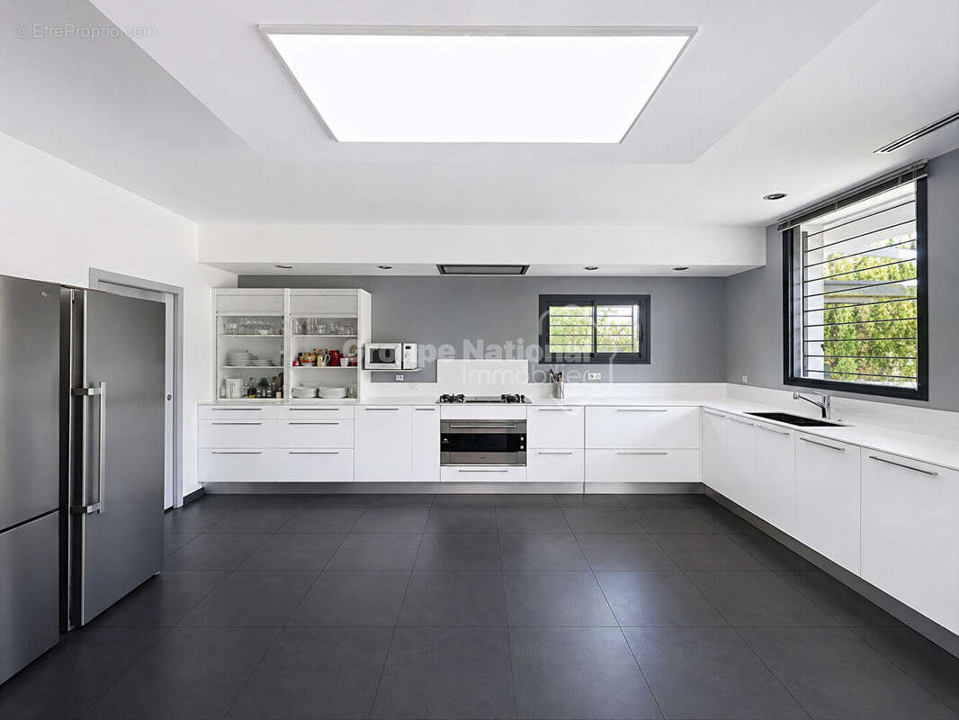 Maison à MORIERES-LES-AVIGNON
