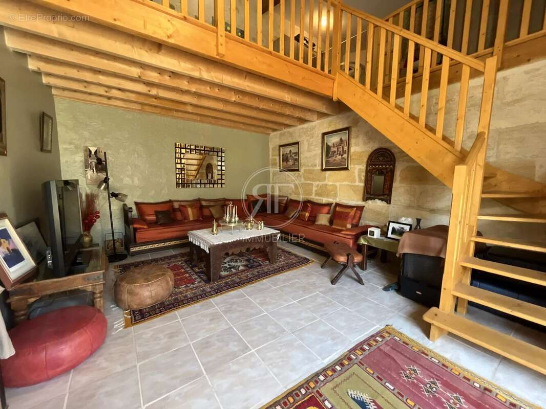 Maison familiale + dépendances avec jardin et piscine - photo 13