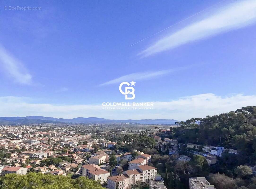 Terrain à HYERES