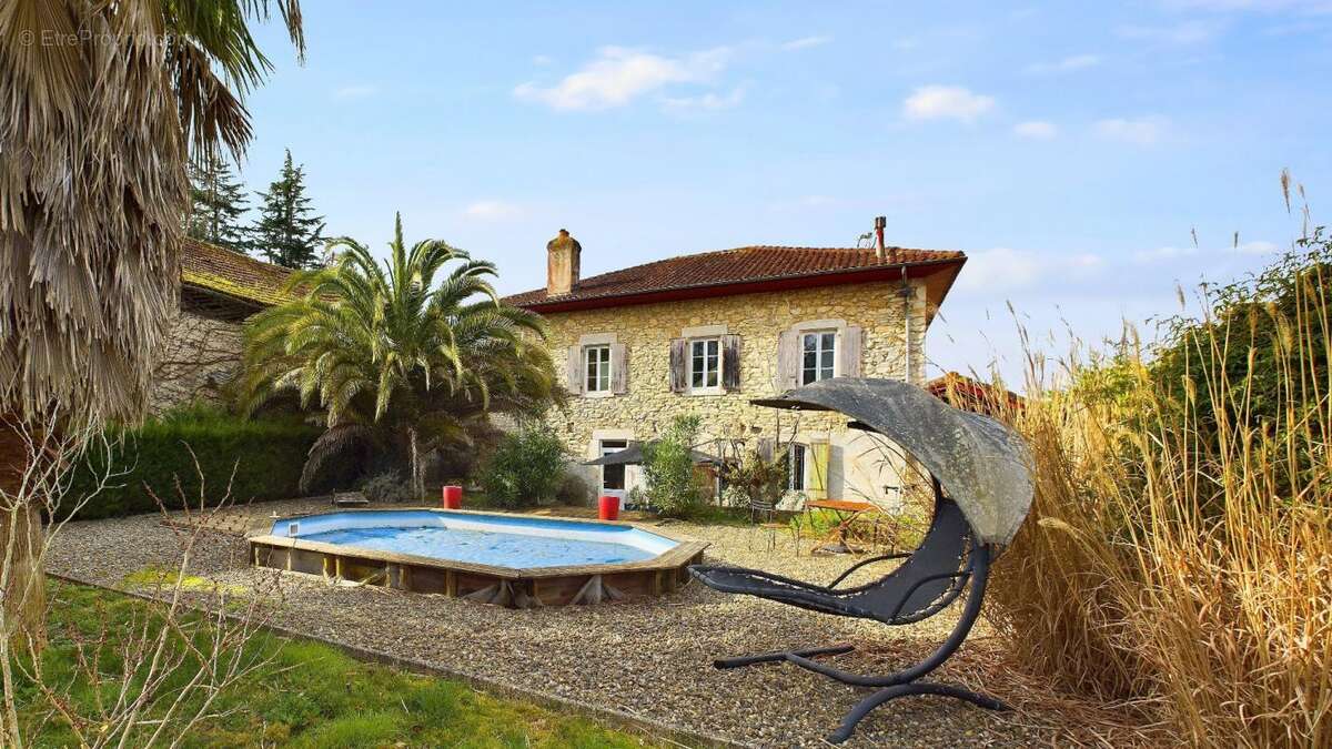 Maison à PEYREHORADE