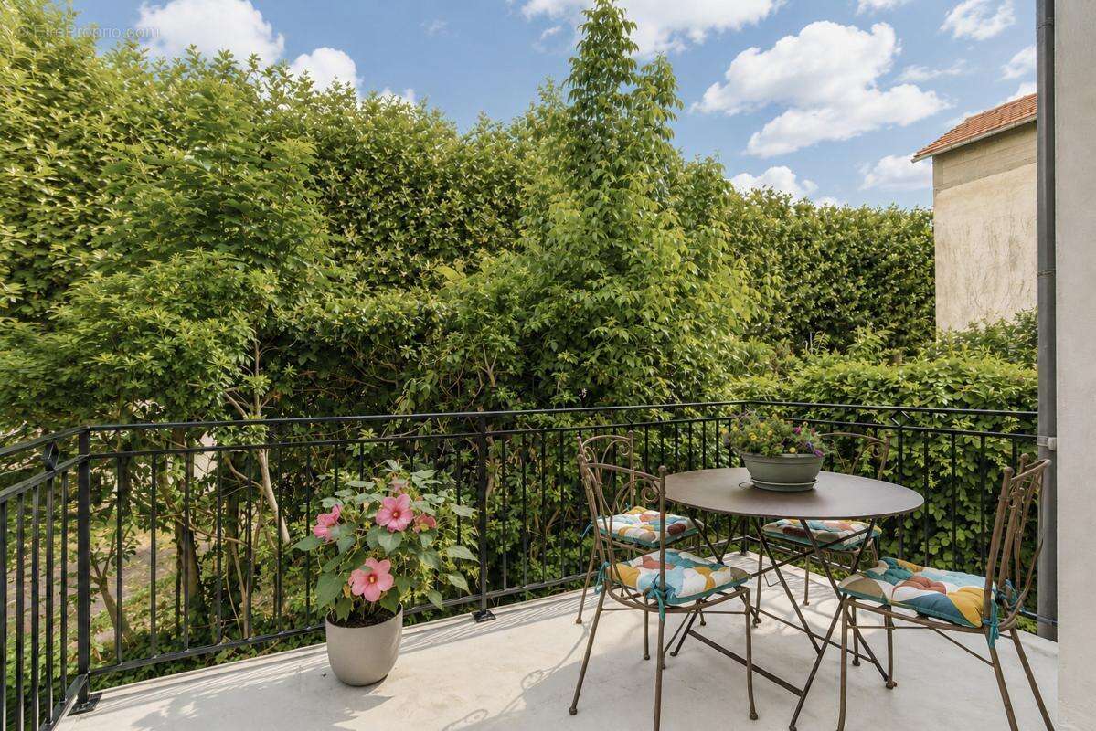 Maison 145 m² à Saint-Gratien  - photo 3